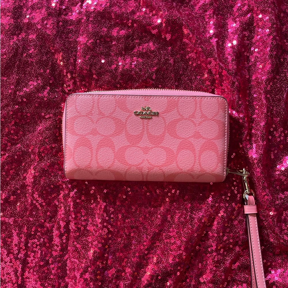 Coach zip around wallet *Brand New*